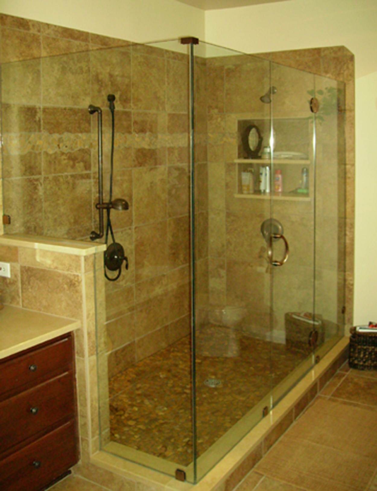 Frameless antiqiue bronze curved pull